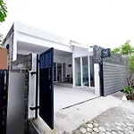 Oyo Life 2491 Omah Puspa
