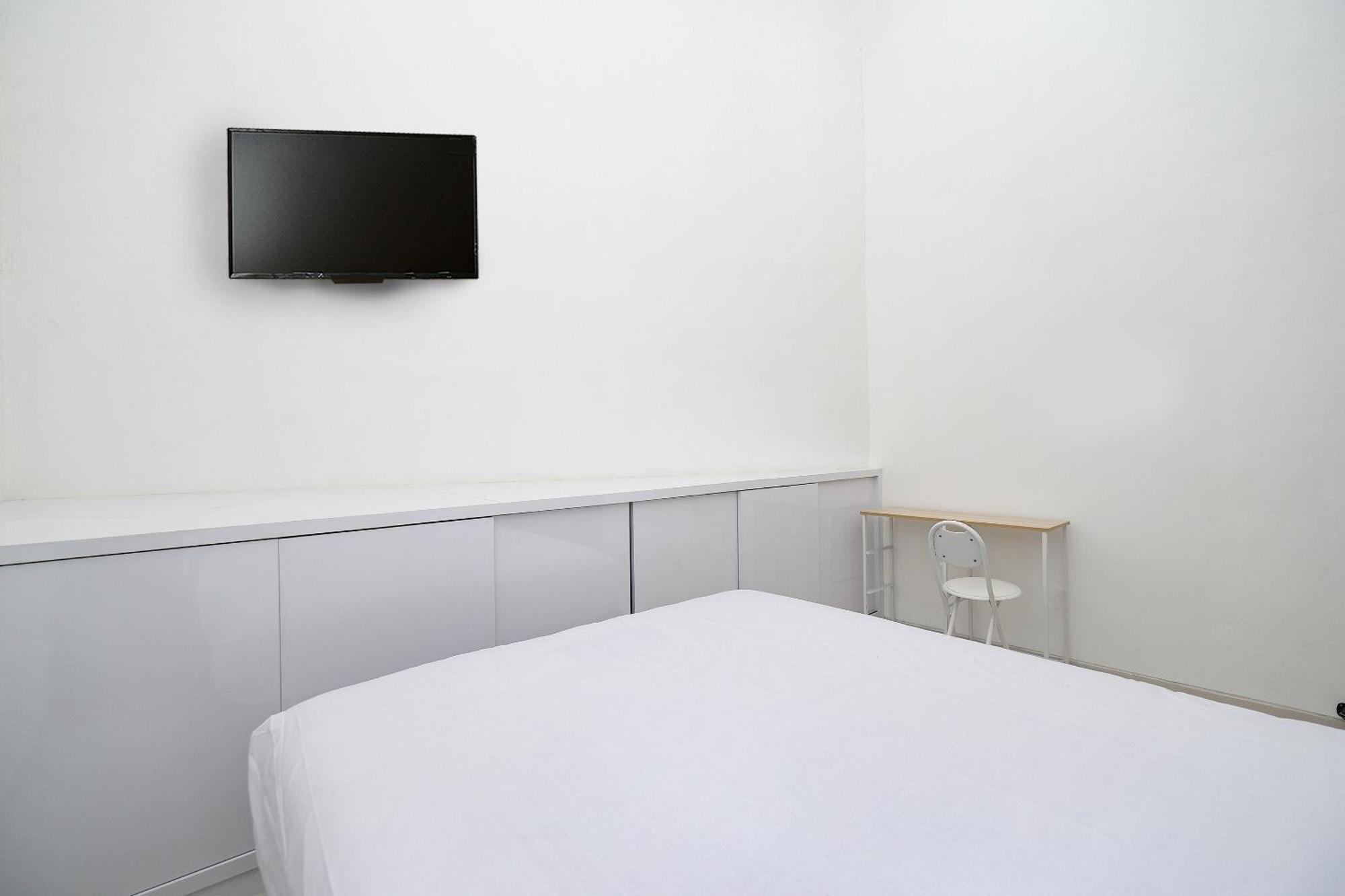 Oyo Life 2491 Omah Puspa Hotel 2*